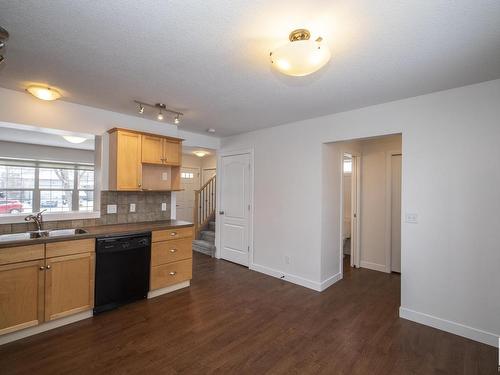 883 Oakland Boulevard, Devon, AB - Indoor Photo Showing Kitchen With Double Sink