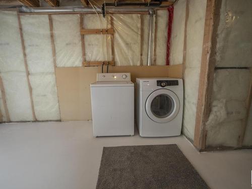 883 Oakland Boulevard, Devon, AB - Indoor Photo Showing Laundry Room