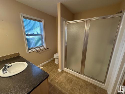 26 Willowdale Place, Stony Plain, AB - Indoor Photo Showing Bathroom