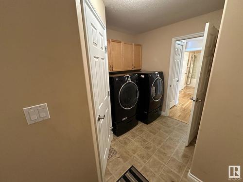 26 Willowdale Place, Stony Plain, AB - Indoor Photo Showing Laundry Room