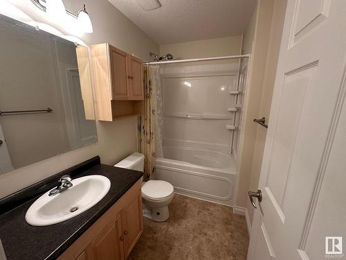 26 Willowdale Place, Stony Plain, AB - Indoor Photo Showing Bathroom