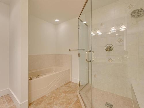 503 10035 Saskatchewan Drive, Edmonton, AB - Indoor Photo Showing Bathroom