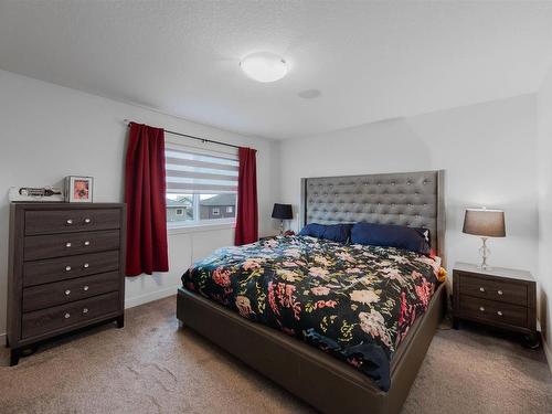 2426 Wonnacott Court, Edmonton, AB - Indoor Photo Showing Bedroom