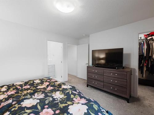 2426 Wonnacott Court, Edmonton, AB - Indoor Photo Showing Bedroom