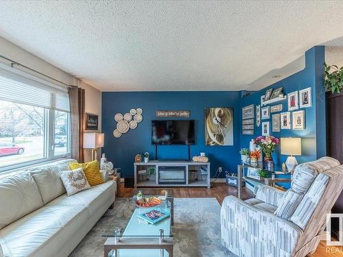 3608 41 Street, Leduc, AB - Indoor Photo Showing Living Room