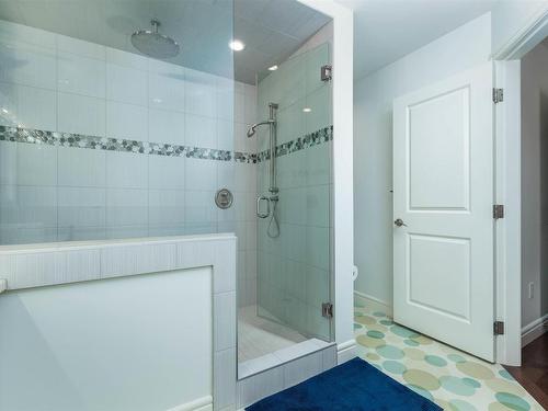 7416 104A Avenue, Edmonton, AB - Indoor Photo Showing Bathroom