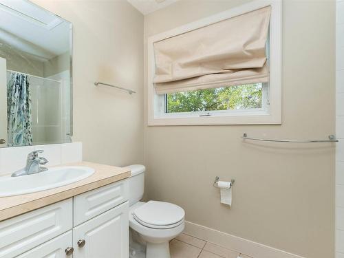 10651 68 Ave 6711 107 St Avenue, Edmonton, AB - Indoor Photo Showing Bathroom