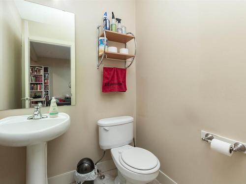 10651 68 Ave 6711 107 St Avenue, Edmonton, AB - Indoor Photo Showing Bathroom