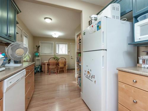 10651 68 Ave 6711 107 St Avenue, Edmonton, AB - Indoor Photo Showing Kitchen