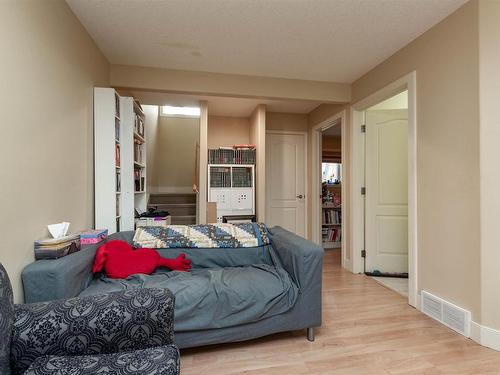 10651 68 Ave 6711 107 St Avenue, Edmonton, AB - Indoor Photo Showing Bedroom