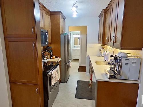 505 12121 Jasper Avenue, Edmonton, AB - Indoor Photo Showing Kitchen