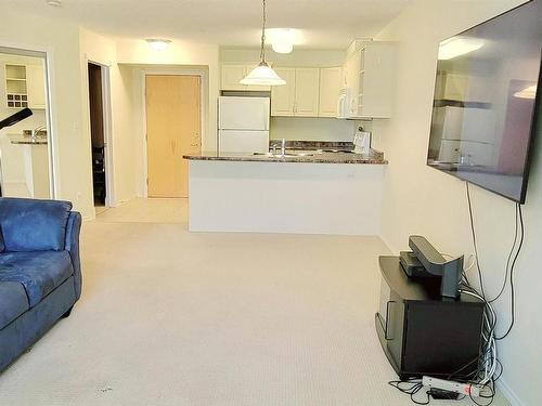 117 17404 64 Avenue Nw, Edmonton, AB - Indoor Photo Showing Kitchen With Double Sink