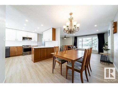 3213 110A Street, Edmonton, AB - Indoor