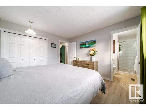 3213 110A Street, Edmonton, AB - Indoor Photo Showing Bedroom