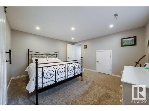 3213 110A Street, Edmonton, AB - Indoor Photo Showing Bedroom