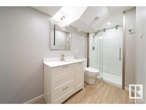 3213 110A Street, Edmonton, AB - Indoor Photo Showing Bathroom