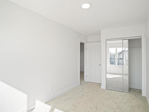 19215 24 Avenue, Edmonton, AB - Indoor Photo Showing Other Room