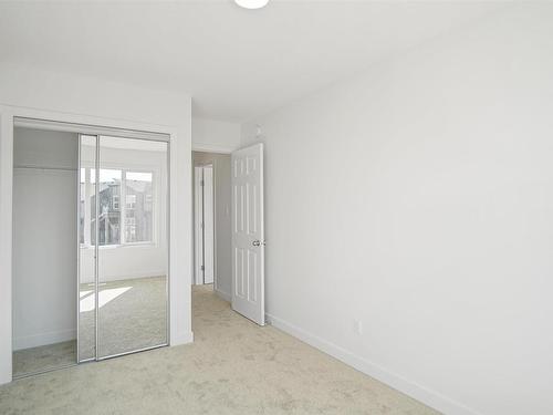 19215 24 Avenue, Edmonton, AB - Indoor Photo Showing Other Room