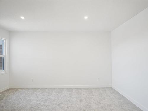 19215 24 Avenue, Edmonton, AB - Indoor Photo Showing Other Room