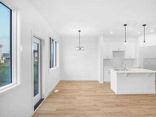 19235 24 Avenue, Edmonton, AB - Indoor Photo Showing Kitchen With Upgraded Kitchen