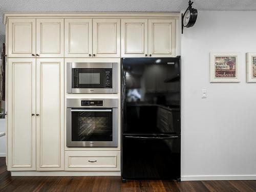 26 53504 Rge Road 274, Rural Parkland County, AB - Indoor Photo Showing Kitchen