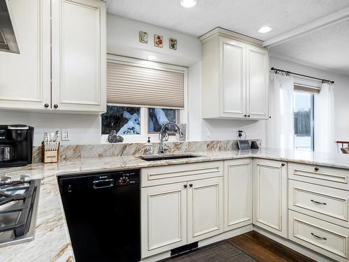 26 53504 Rge Road 274, Rural Parkland County, AB - Indoor Photo Showing Kitchen