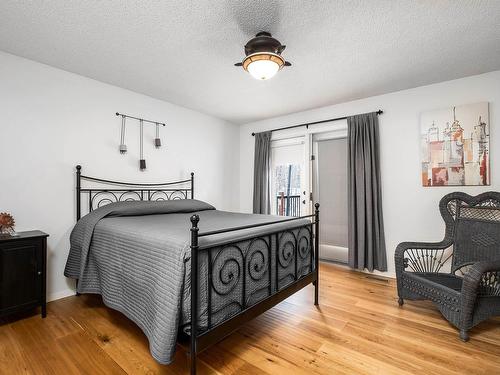 26 53504 Rge Road 274, Rural Parkland County, AB - Indoor Photo Showing Bedroom