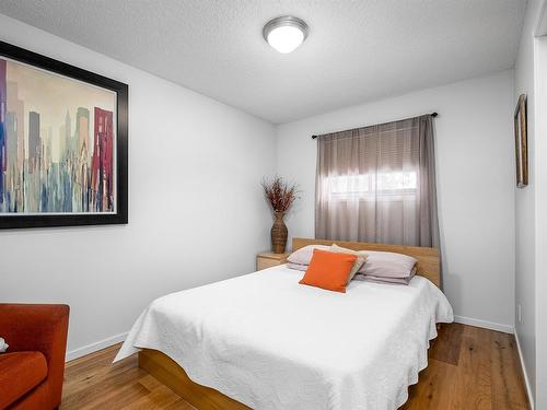 26 53504 Rge Road 274, Rural Parkland County, AB - Indoor Photo Showing Bedroom