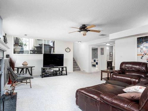 26 53504 Rge Road 274, Rural Parkland County, AB - Indoor Photo Showing Living Room