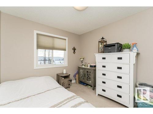 3047 Harvey Crescent, Edmonton, AB - Indoor Photo Showing Bedroom