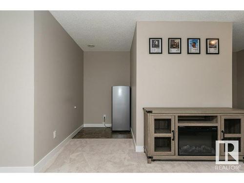 3047 Harvey Crescent, Edmonton, AB - Indoor Photo Showing Other Room