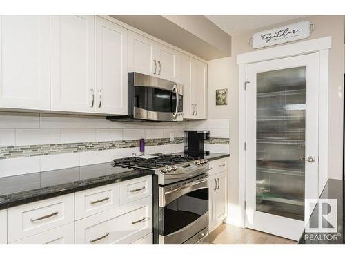 3047 Harvey Crescent, Edmonton, AB - Indoor Photo Showing Kitchen