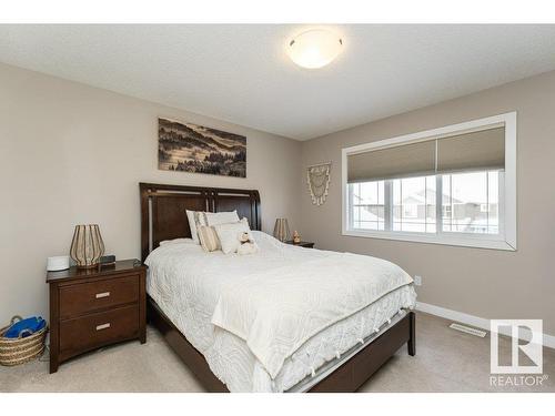 3047 Harvey Crescent, Edmonton, AB - Indoor Photo Showing Bedroom