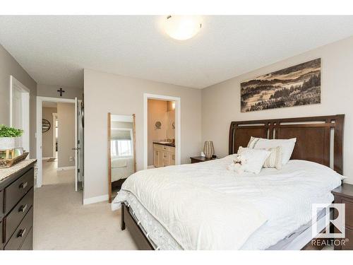 3047 Harvey Crescent, Edmonton, AB - Indoor Photo Showing Bedroom