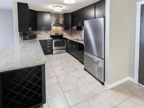 405 7951 96 Street, Edmonton, AB - Indoor Photo Showing Kitchen