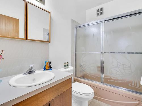 8 Grenfell Avenue, St. Albert, AB - Indoor Photo Showing Bathroom