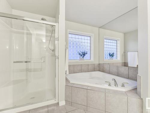 164 Darlington Crescent, Edmonton, AB - Indoor Photo Showing Bathroom