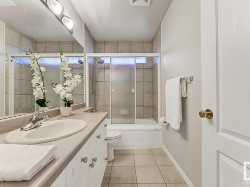 164 Darlington Crescent, Edmonton, AB - Indoor Photo Showing Bathroom