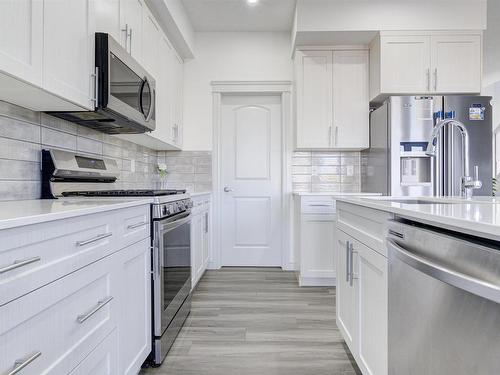 5795 Cautley Crescent, Edmonton, AB - Indoor Photo Showing Kitchen With Upgraded Kitchen