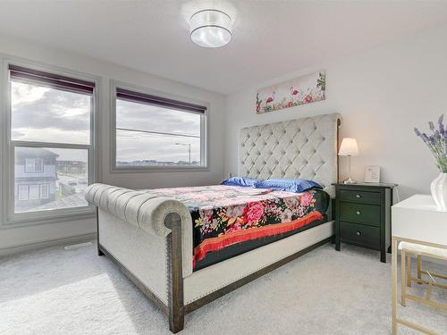 5795 Cautley Crescent, Edmonton, AB - Indoor Photo Showing Bedroom