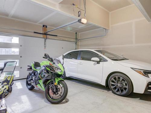 5795 Cautley Crescent, Edmonton, AB - Indoor Photo Showing Garage