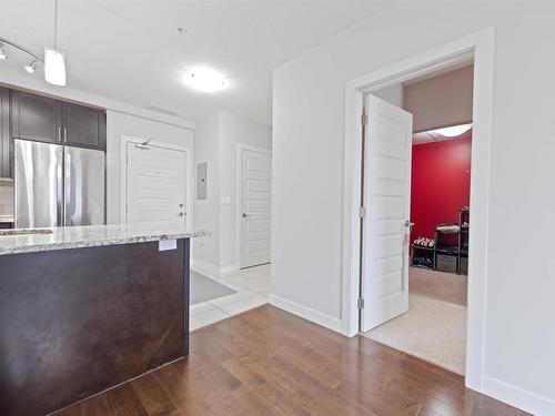 410 5151 Windermere Bv, Edmonton, AB - Indoor Photo Showing Kitchen