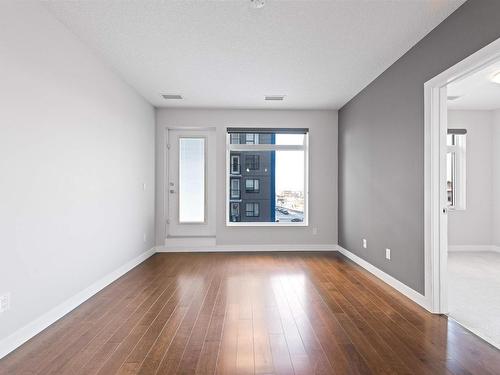 410 5151 Windermere Bv, Edmonton, AB - Indoor Photo Showing Other Room