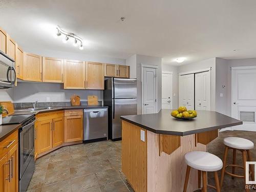 222 300 Spruce Ridge Road, Spruce Grove, AB - Indoor Photo Showing Kitchen With Stainless Steel Kitchen