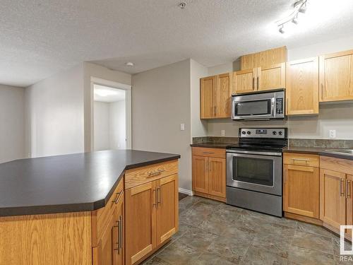 222 300 Spruce Ridge Road, Spruce Grove, AB - Indoor Photo Showing Kitchen