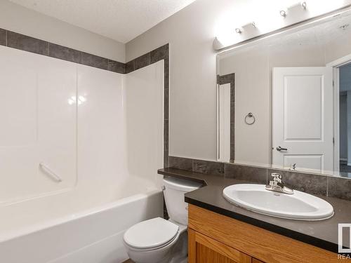 222 300 Spruce Ridge Road, Spruce Grove, AB - Indoor Photo Showing Bathroom