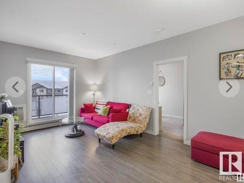 311 812 Welsh Drive, Edmonton, AB - Indoor Photo Showing Living Room