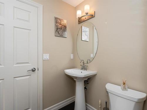 5421 3 Avenue, Edmonton, AB - Indoor Photo Showing Bathroom