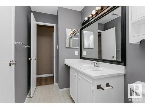 5756 172 Street, Edmonton, AB - Indoor Photo Showing Bathroom