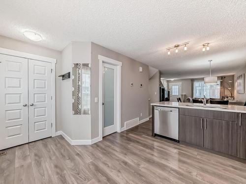 1321 Chappelle Boulevard, Edmonton, AB - Indoor Photo Showing Kitchen